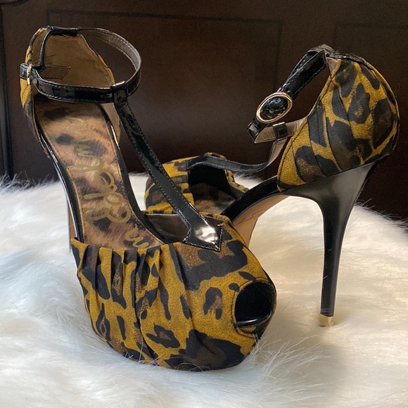 Sam Edelman Leopard Print T-Strap Stilleto - Picture 3 of 8